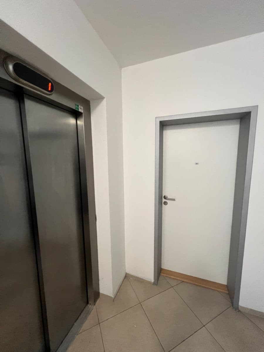 2 bedroom with open-plan kitchen flat for sale, 99 m², Řípská, Brno, Jihomoravský Region 2 bedroom with open-plan kitchen flat for sale, 99 m², Řípská, Brno, Jihomoravský Region