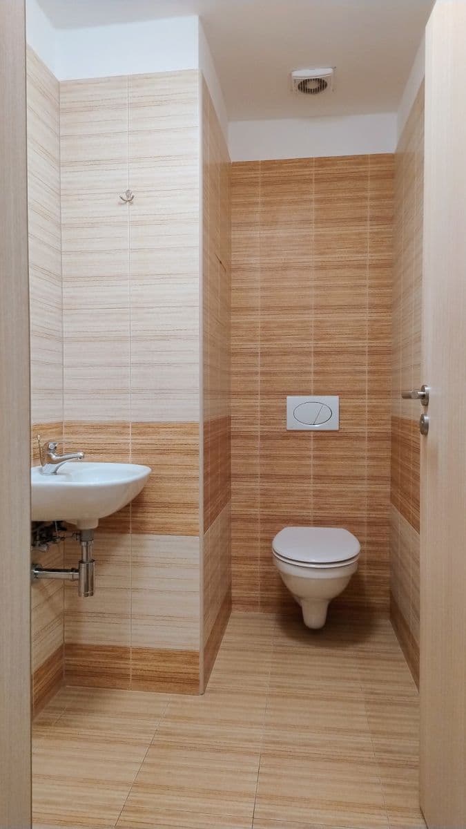 3 bedroom with open-plan kitchen flat to rent, 106 m², Stromovka, Havlíčkův Brod, Vysočina Region 3 bedroom with open-plan kitchen flat to rent, 106 m², Stromovka, Havlíčkův Brod, Vysočina Region