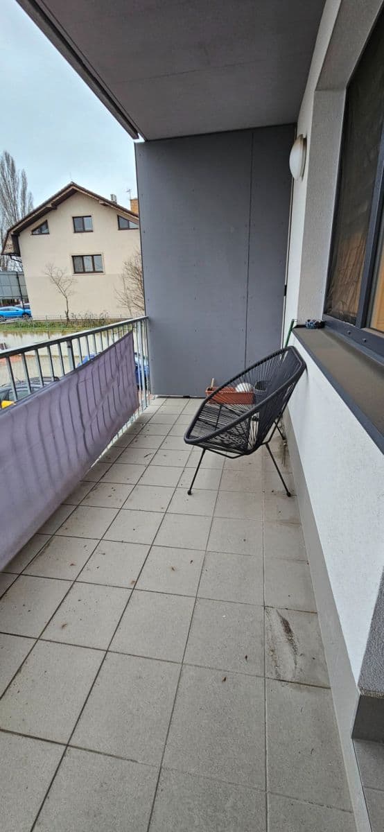 Studio flat to rent, 50 m², Velvarská, Horoměřice, Středočeský Region Studio flat to rent, 50 m², Velvarská, Horoměřice, Středočeský Region