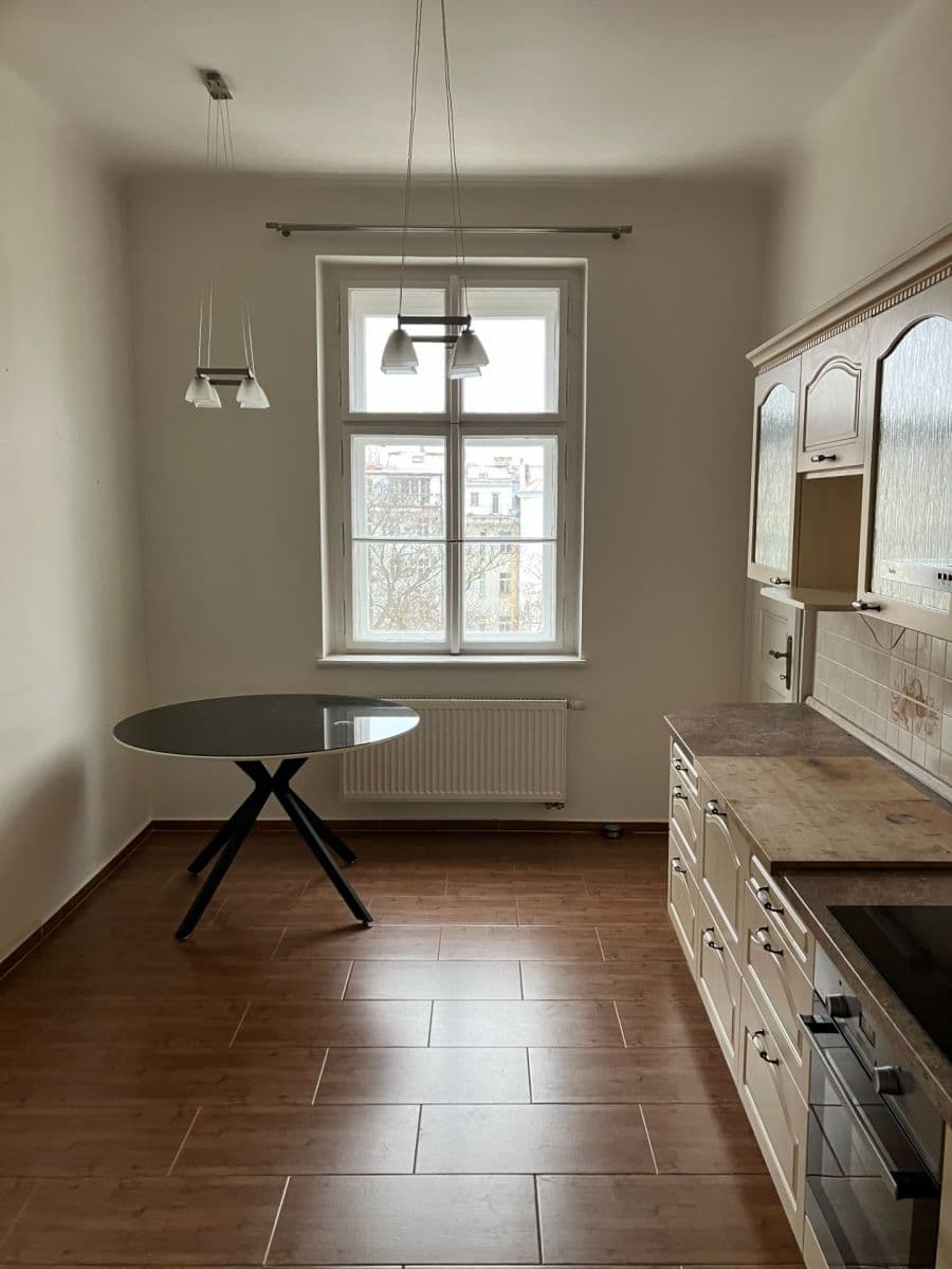 3 bedroom flat to rent, 100 m², Šumavská, Prague, Prague 3 bedroom flat to rent, 100 m², Šumavská, Prague, Prague