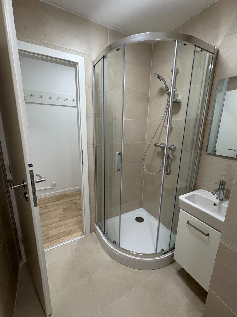 1 bedroom flat to rent, 35 m², 2. května, Zlín, Zlínský Region 1 bedroom flat to rent, 35 m², 2. května, Zlín, Zlínský Region