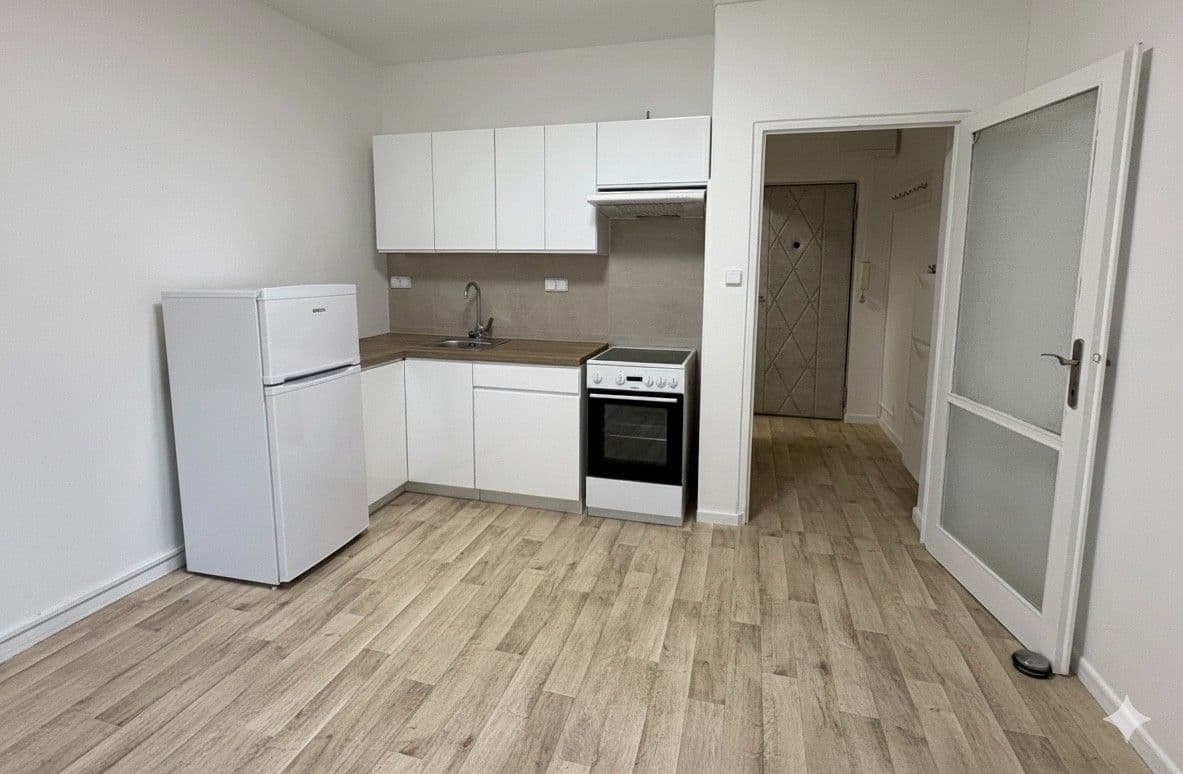 1 bedroom flat to rent, 35 m², 2. května, Zlín, Zlínský Region 1 bedroom flat to rent, 35 m², 2. května, Zlín, Zlínský Region