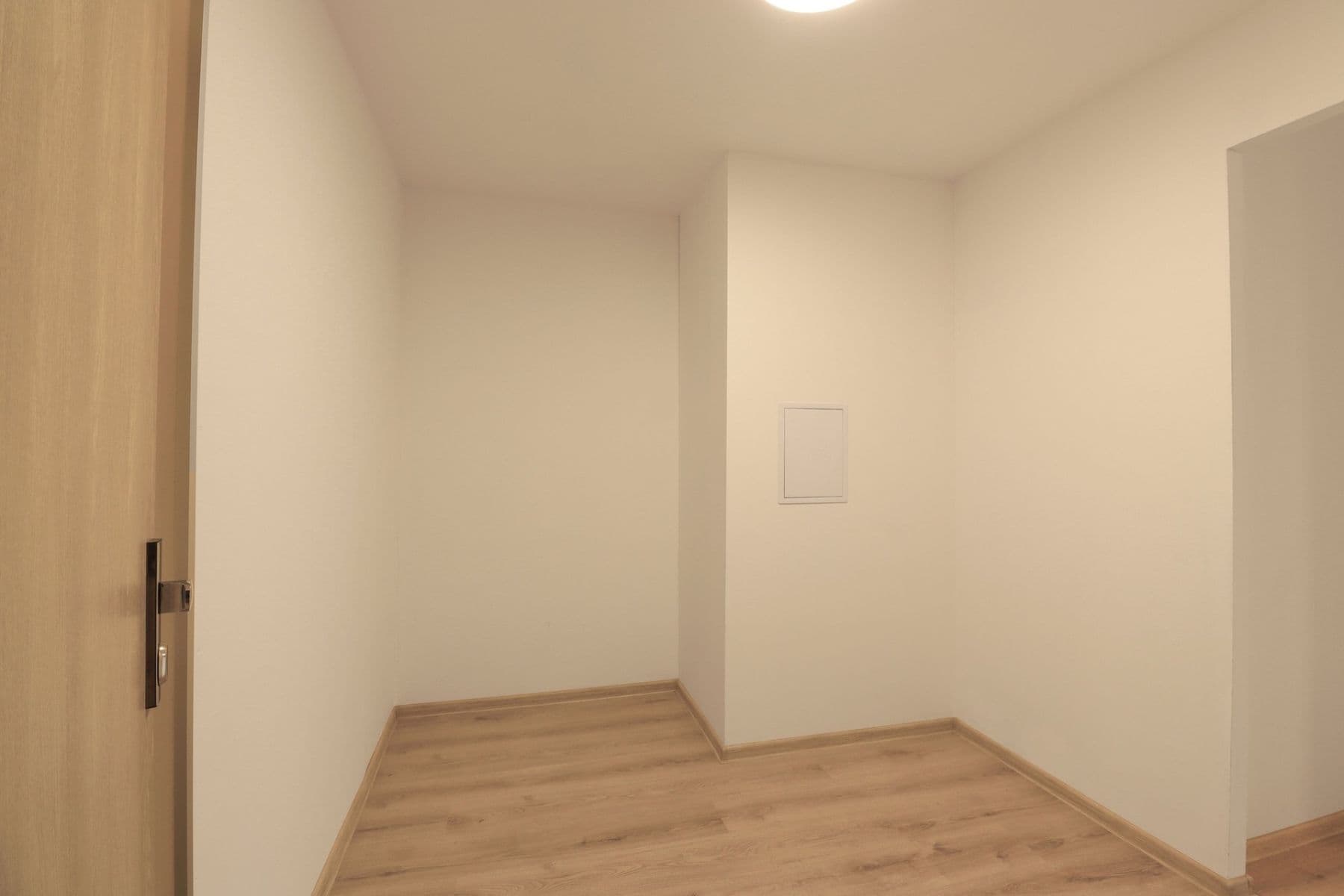 2 bedroom with open-plan kitchen flat to rent, 72 m², Borovanského, Prague, Prague 2 bedroom with open-plan kitchen flat to rent, 72 m², Borovanského, Prague, Prague