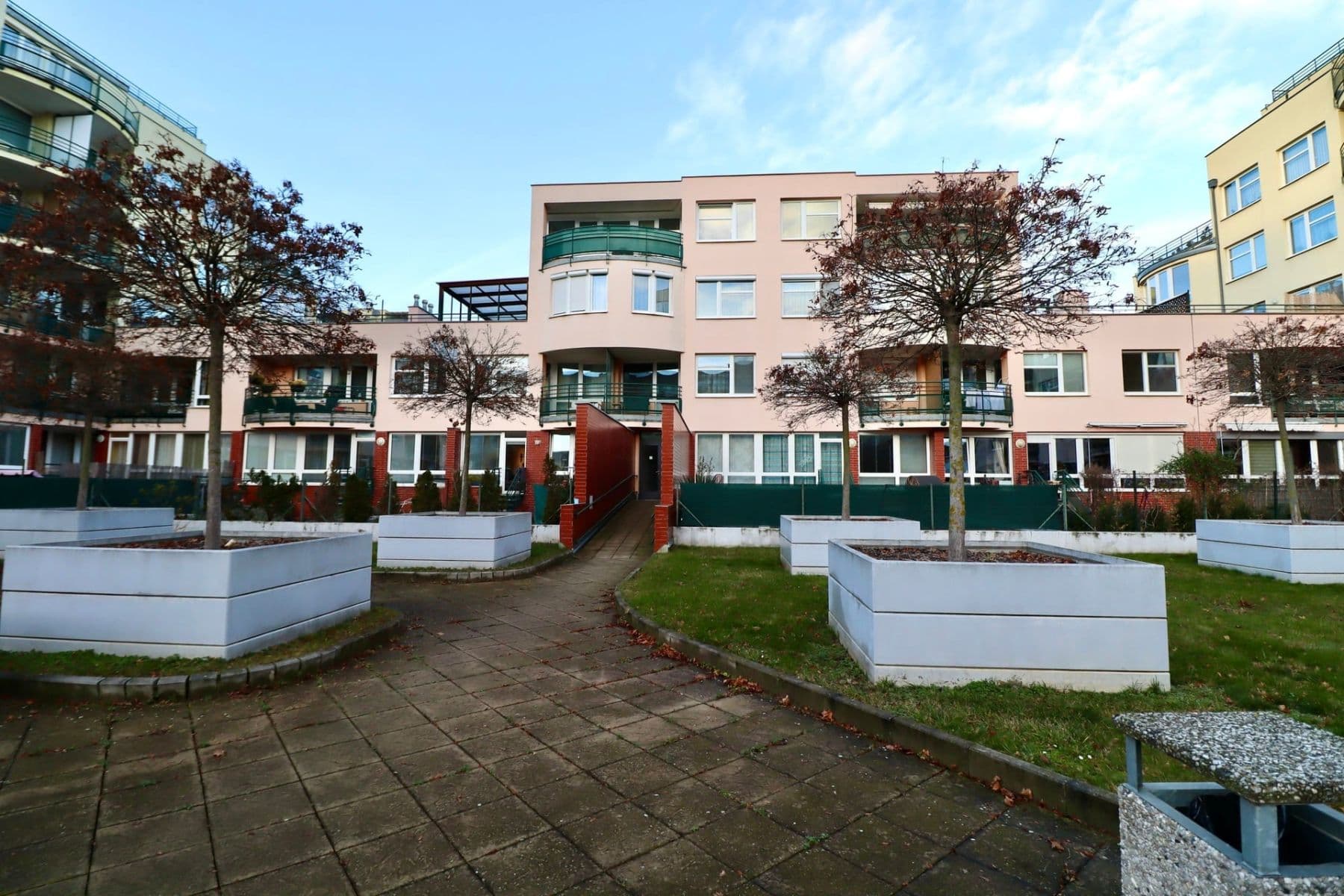 1 bedroom with open-plan kitchen flat to rent, 41 m², Voskovcova, Prague, Prague 1 bedroom with open-plan kitchen flat to rent, 41 m², Voskovcova, Prague, Prague