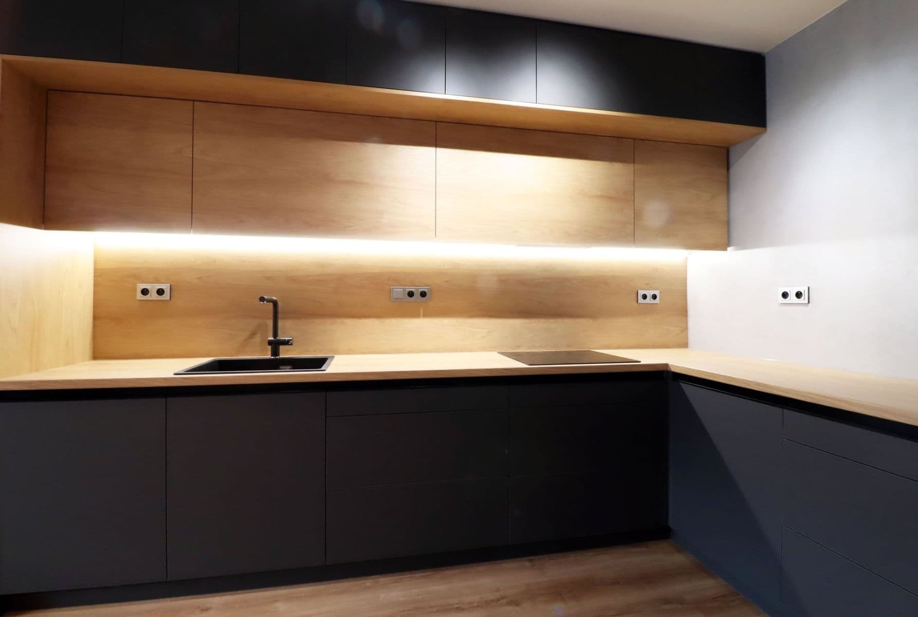 3 bedroom with open-plan kitchen flat to rent, 82 m², Hněvkovského, Prague, Prague 3 bedroom with open-plan kitchen flat to rent, 82 m², Hněvkovského, Prague, Prague