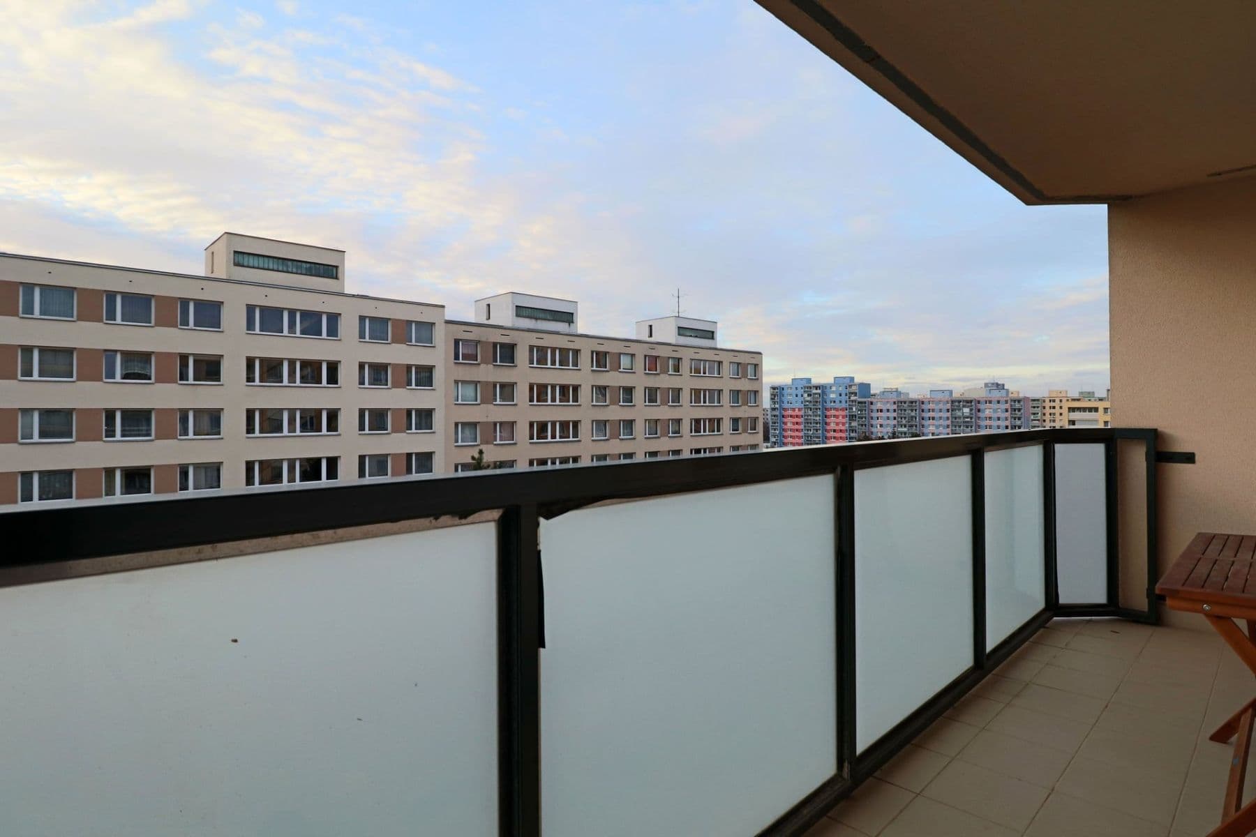 3 bedroom with open-plan kitchen flat to rent, 82 m², Hněvkovského, Prague, Prague 3 bedroom with open-plan kitchen flat to rent, 82 m², Hněvkovského, Prague, Prague