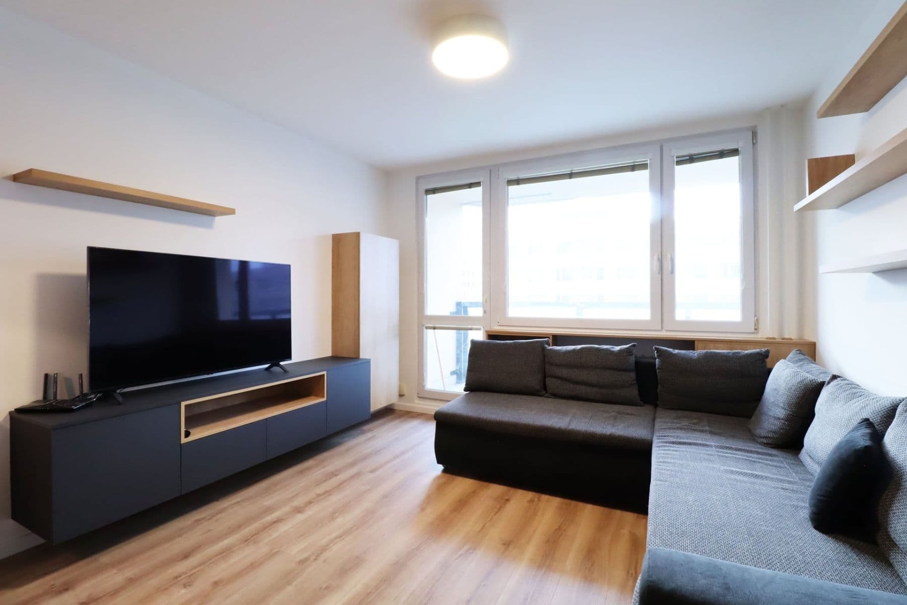 3 bedroom with open-plan kitchen flat to rent, 82 m², Hněvkovského, Prague, Prague 3 bedroom with open-plan kitchen flat to rent, 82 m², Hněvkovského, Prague, Prague