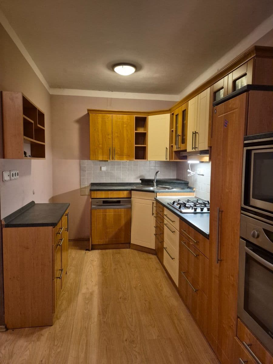 2 bedroom with open-plan kitchen flat to rent, 66 m², Masarykova, Kolín, Středočeský Region 2 bedroom with open-plan kitchen flat to rent, 66 m², Masarykova, Kolín, Středočeský Region