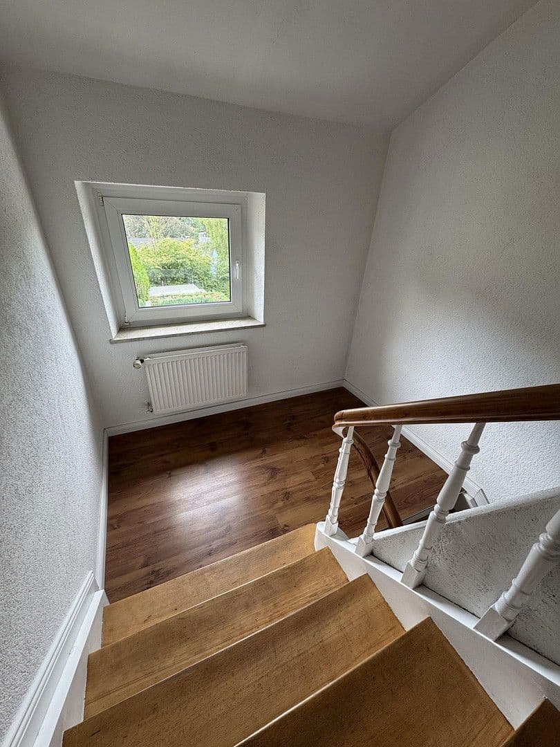 4 bedroom with open-plan kitchen flat to rent, 150 m², Wupperstr. 101, Solingen, North Rhine-Westphalia 4 bedroom with open-plan kitchen flat to rent, 150 m², Wupperstr. 101, Solingen, North Rhine-Westphalia