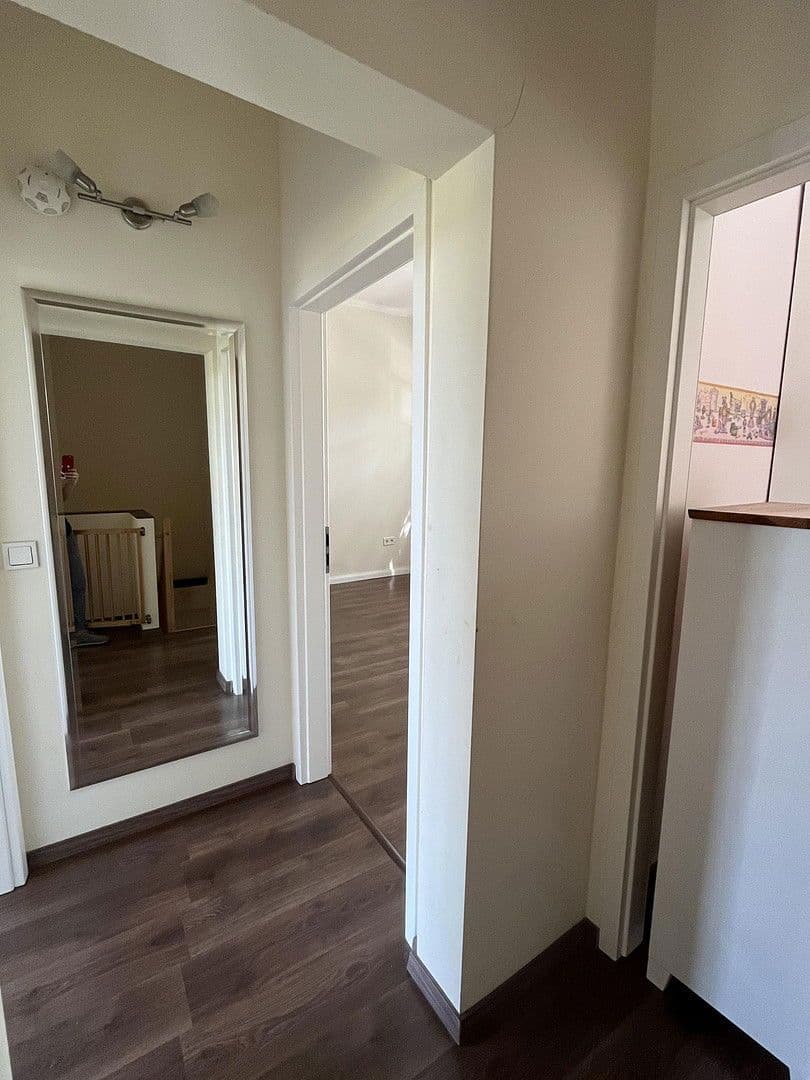 4 bedroom with open-plan kitchen flat to rent, 150 m², Wupperstr. 101, Solingen, North Rhine-Westphalia 4 bedroom with open-plan kitchen flat to rent, 150 m², Wupperstr. 101, Solingen, North Rhine-Westphalia