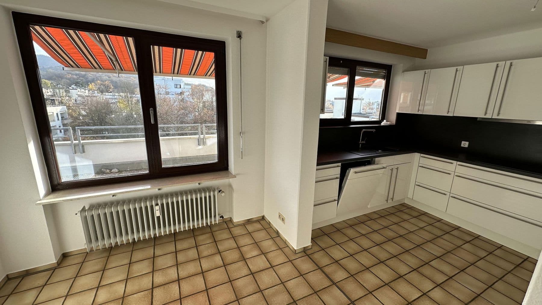 3 bedroom with open-plan kitchen flat for sale, 133 m², Gundelfingen, Baden-Württemberg 3 bedroom with open-plan kitchen flat for sale, 133 m², Gundelfingen, Baden-Württemberg