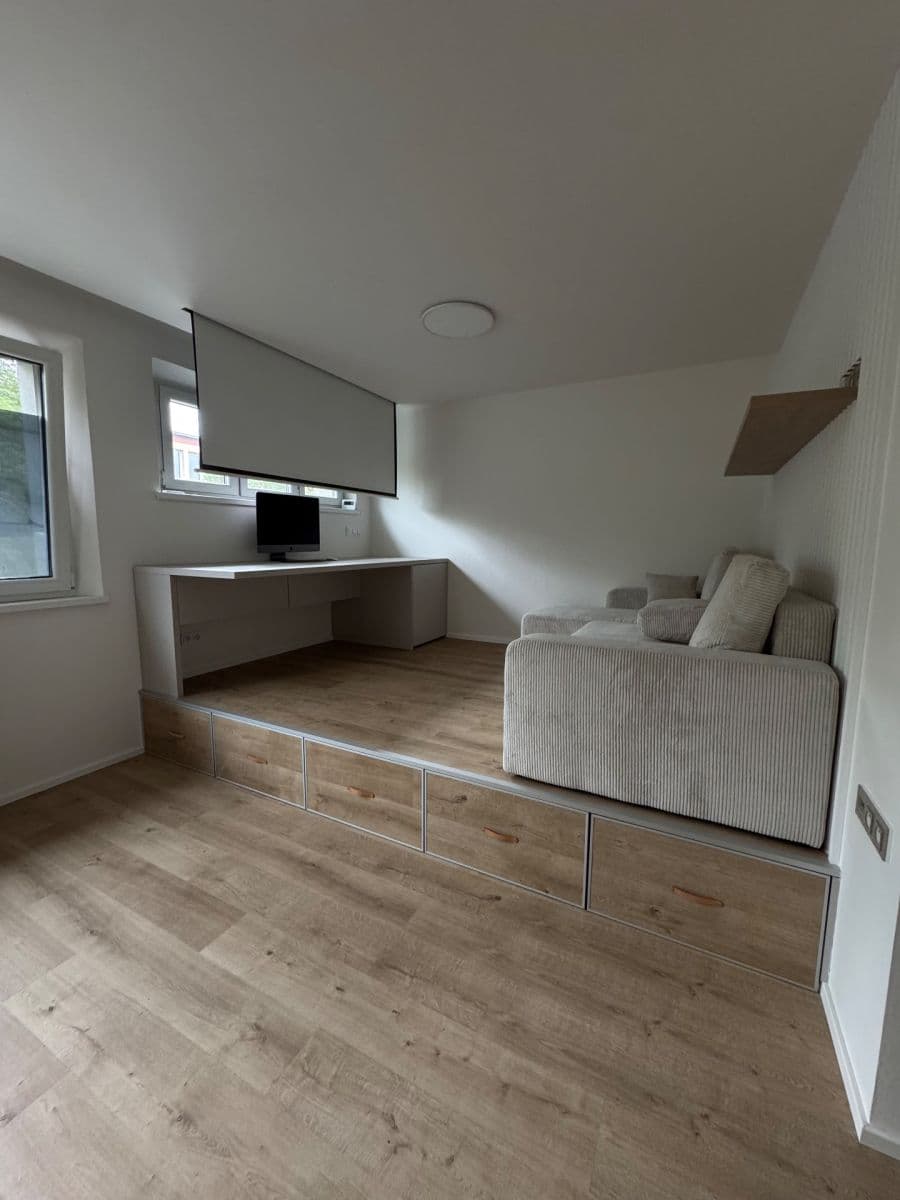 1 bedroom with open-plan kitchen flat to rent, 42 m², Osadní, Prague, Prague 1 bedroom with open-plan kitchen flat to rent, 42 m², Osadní, Prague, Prague