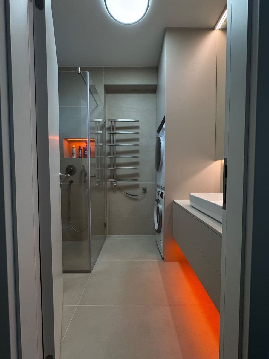 1 bedroom with open-plan kitchen flat to rent, 42 m², Osadní, Prague, Prague 1 bedroom with open-plan kitchen flat to rent, 42 m², Osadní, Prague, Prague