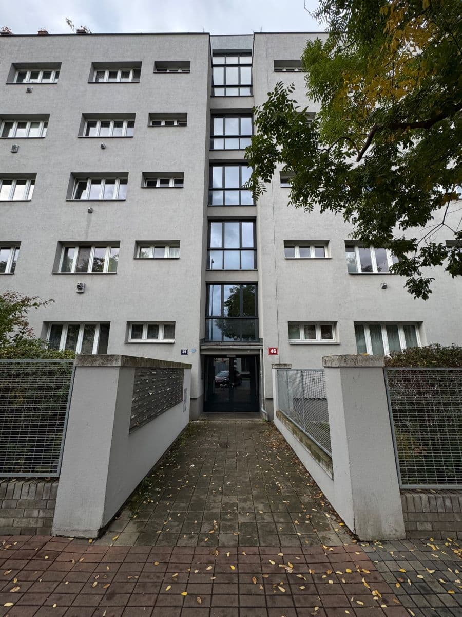 1 bedroom with open-plan kitchen flat to rent, 42 m², Osadní, Prague, Prague 1 bedroom with open-plan kitchen flat to rent, 42 m², Osadní, Prague, Prague