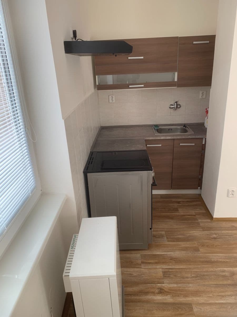 Studio flat to rent, 24 m², nám. T. G. Masaryka, Kamenický Šenov, Liberecký Region Studio flat to rent, 24 m², nám. T. G. Masaryka, Kamenický Šenov, Liberecký Region