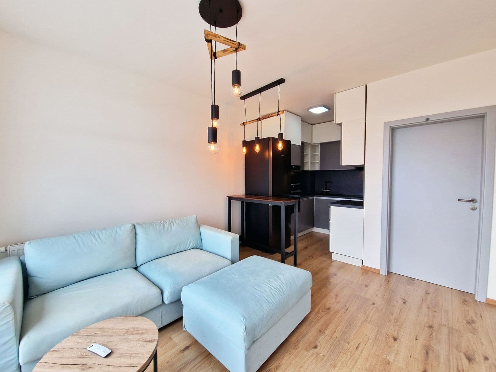 1 bedroom with open-plan kitchen flat to rent, 40 m², Velvarská, Horoměřice, Středočeský Region 1 bedroom with open-plan kitchen flat to rent, 40 m², Velvarská, Horoměřice, Středočeský Region