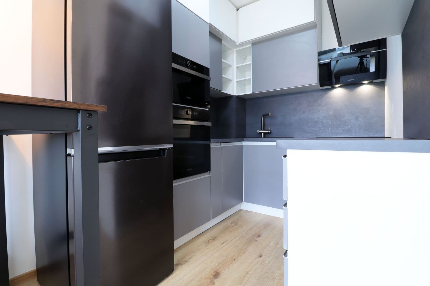 1 bedroom with open-plan kitchen flat to rent, 40 m², Velvarská, Horoměřice, Středočeský Region 1 bedroom with open-plan kitchen flat to rent, 40 m², Velvarská, Horoměřice, Středočeský Region