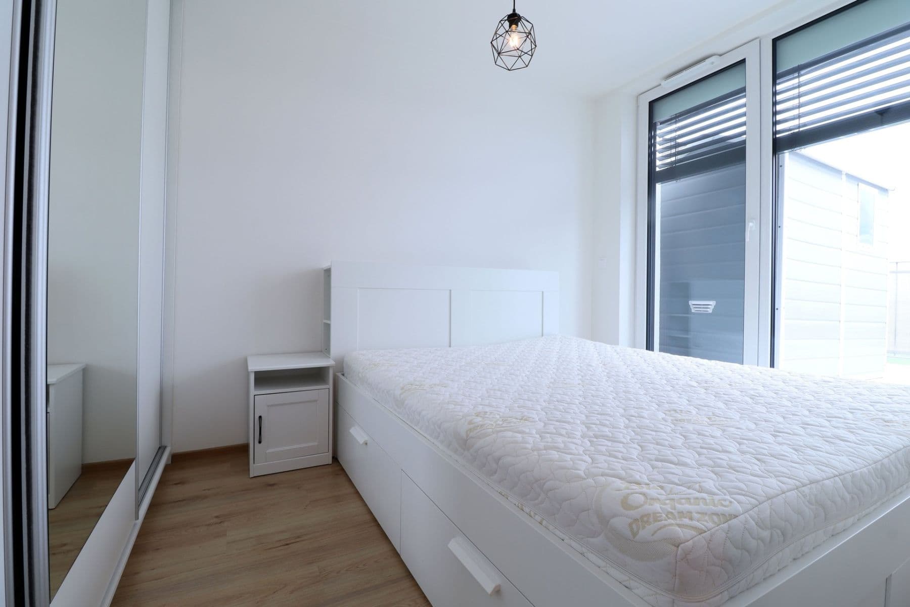 1 bedroom with open-plan kitchen flat to rent, 40 m², Velvarská, Horoměřice, Středočeský Region 1 bedroom with open-plan kitchen flat to rent, 40 m², Velvarská, Horoměřice, Středočeský Region