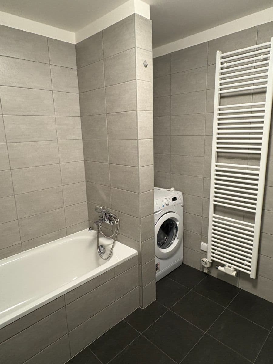 2 bedroom with open-plan kitchen flat to rent, 76 m², Práčská, Prague, Prague 2 bedroom with open-plan kitchen flat to rent, 76 m², Práčská, Prague, Prague