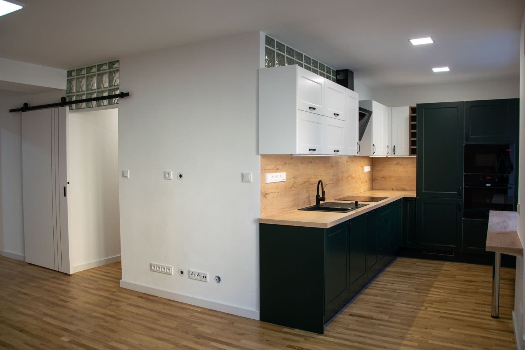 1 bedroom with open-plan kitchen flat for sale, 55 m², Březová, Karviná, Moravskoslezský Region 1 bedroom with open-plan kitchen flat for sale, 55 m², Březová, Karviná, Moravskoslezský Region