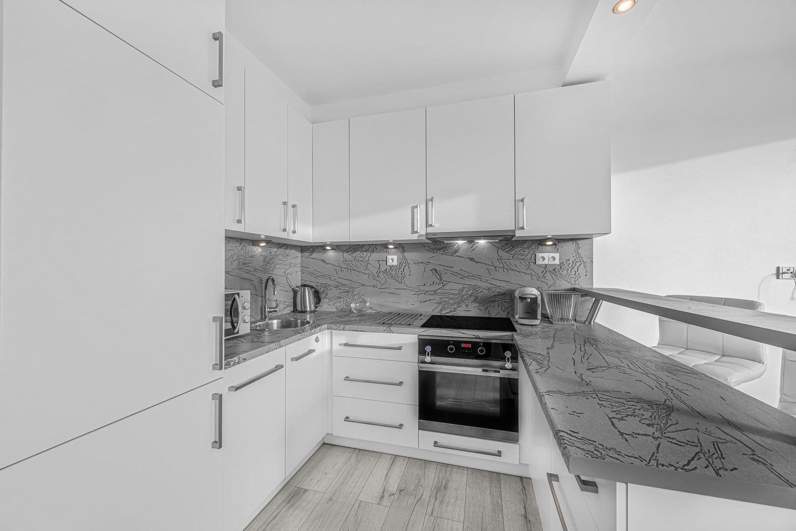 1 bedroom with open-plan kitchen flat to rent, 44 m², Urbánkova, Prague, Prague 1 bedroom with open-plan kitchen flat to rent, 44 m², Urbánkova, Prague, Prague