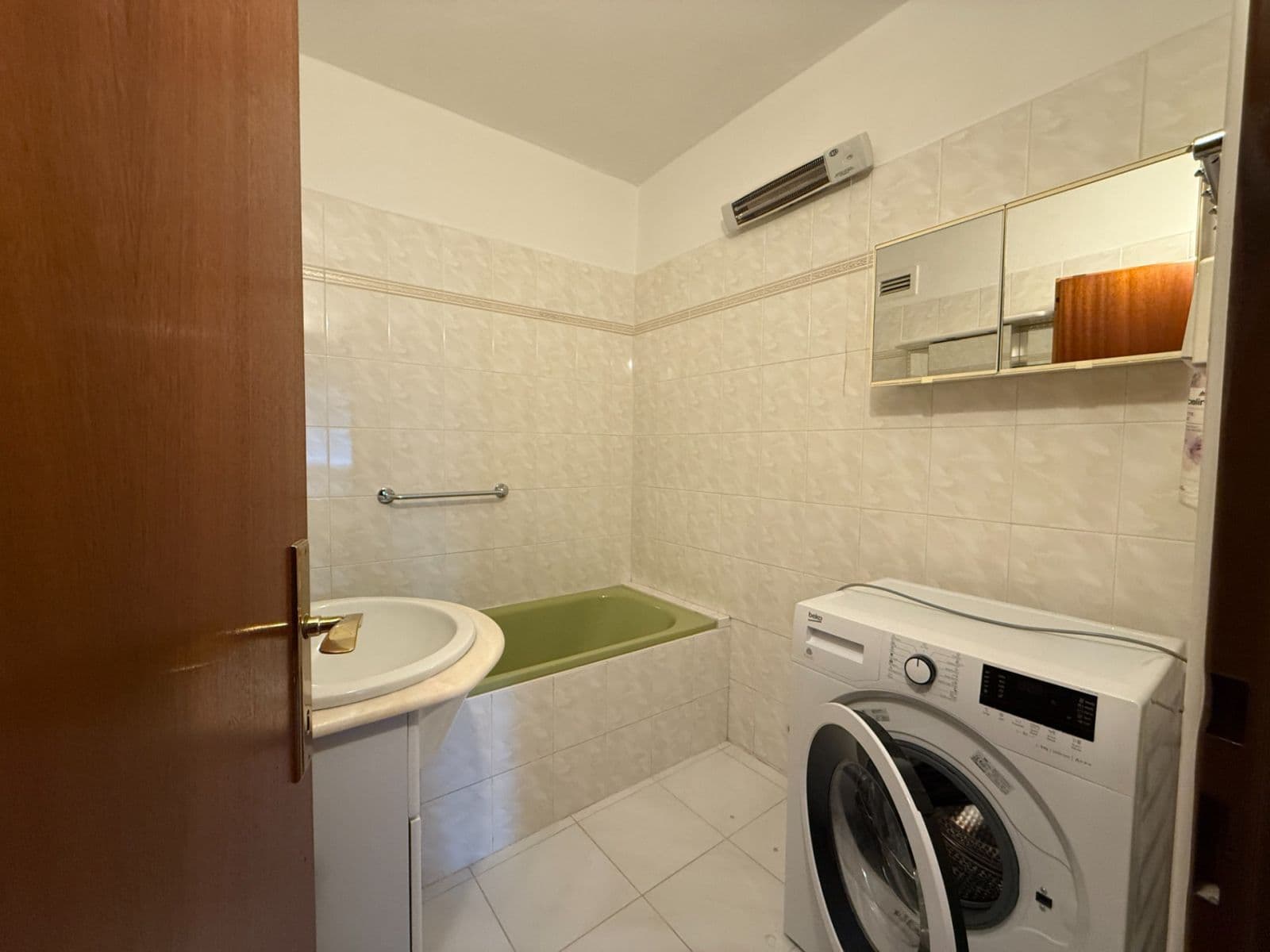 3 bedroom flat to rent, 90 m², Nad Křížkem, Prague, Prague 3 bedroom flat to rent, 90 m², Nad Křížkem, Prague, Prague