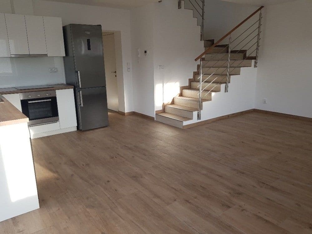 2 bedroom with open-plan kitchen flat to rent, 100 m², Brigádnická, Brno, Jihomoravský Region 2 bedroom with open-plan kitchen flat to rent, 100 m², Brigádnická, Brno, Jihomoravský Region