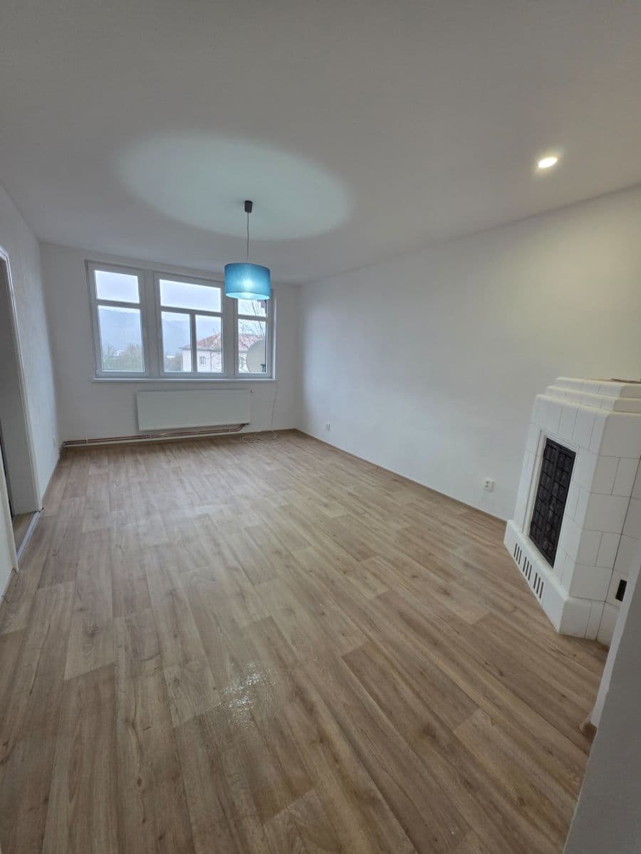 2 bedroom with open-plan kitchen flat to rent, 60 m², Železná, Ústí nad Labem, Ústecký Region 2 bedroom with open-plan kitchen flat to rent, 60 m², Železná, Ústí nad Labem, Ústecký Region