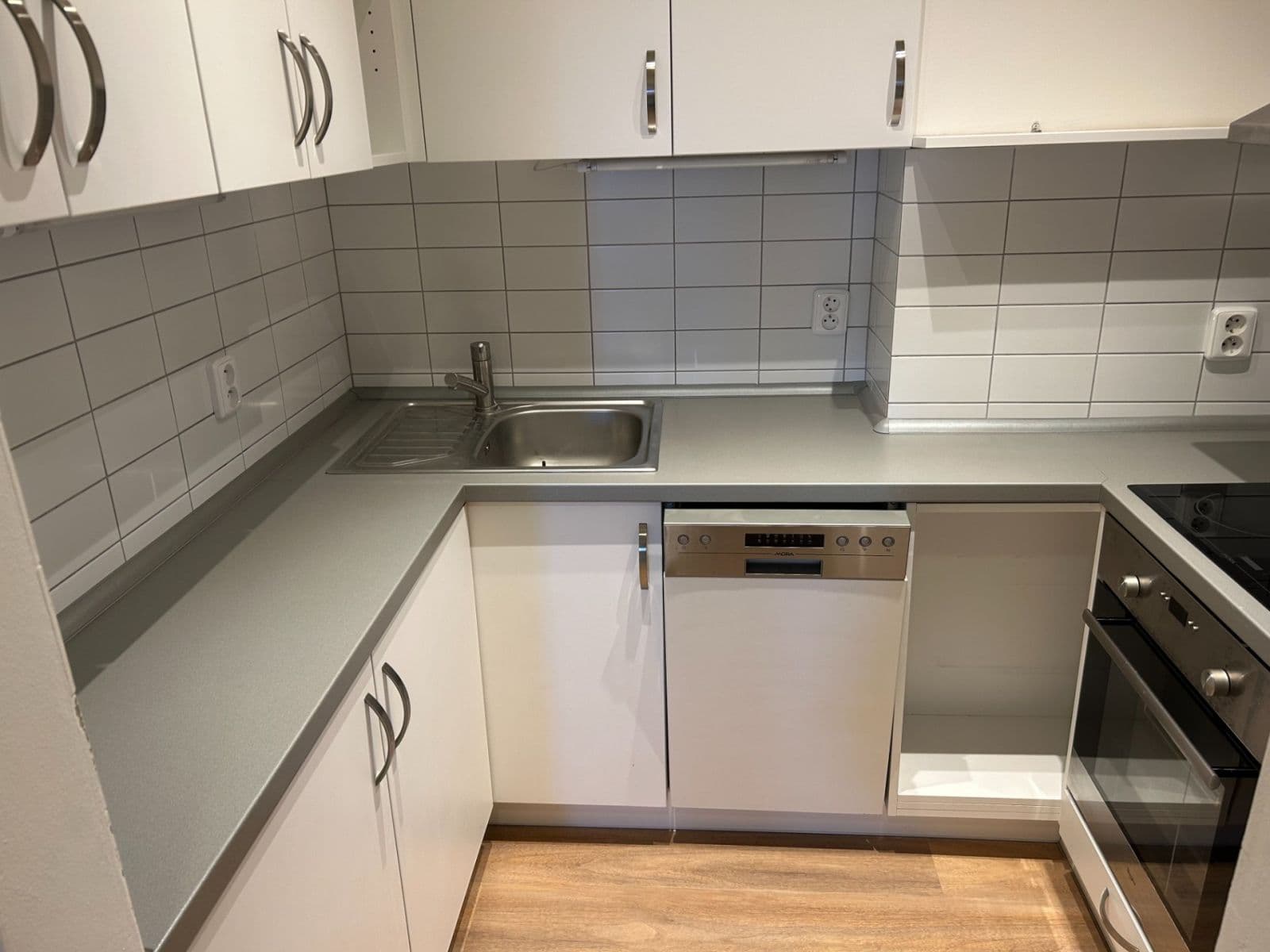 1 bedroom with open-plan kitchen flat to rent, 56 m², Milady Horákové, Prague, Prague 1 bedroom with open-plan kitchen flat to rent, 56 m², Milady Horákové, Prague, Prague