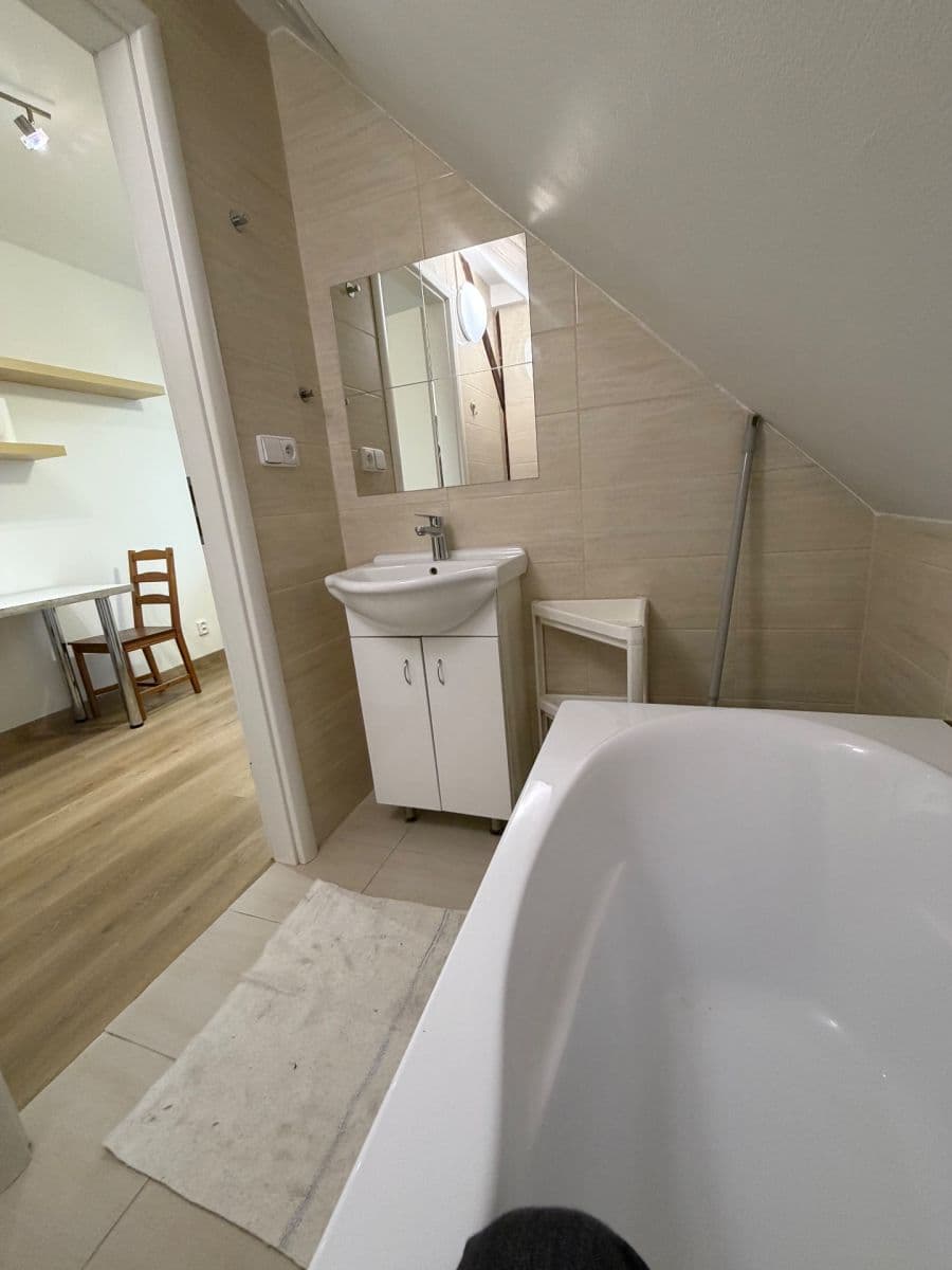 1 bedroom flat to rent, 36 m², Halenkovská, Prague, Prague 1 bedroom flat to rent, 36 m², Halenkovská, Prague, Prague