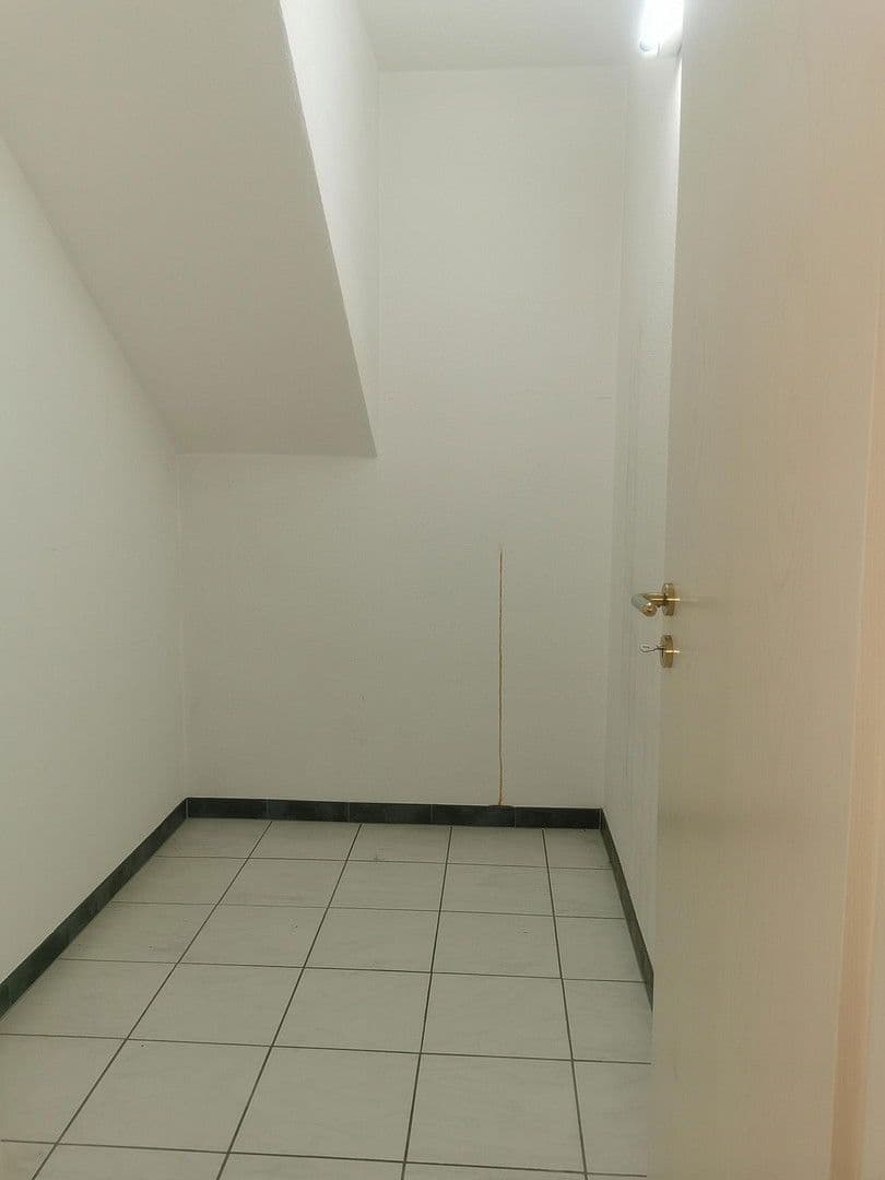 4 bedroom flat to rent, 137 m², Balingen, Baden-Württemberg 4 bedroom flat to rent, 137 m², Balingen, Baden-Württemberg