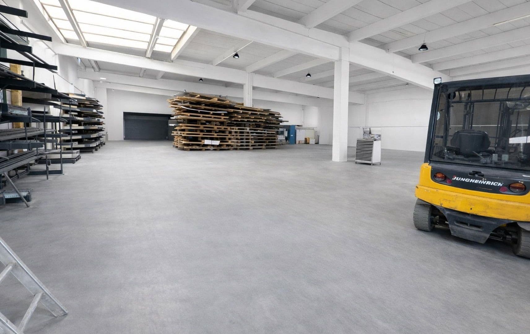 non-residential property to rent, 6,500 m², Weidhausen b.Coburg, Bavaria non-residential property to rent, 6,500 m², Weidhausen b.Coburg, Bavaria