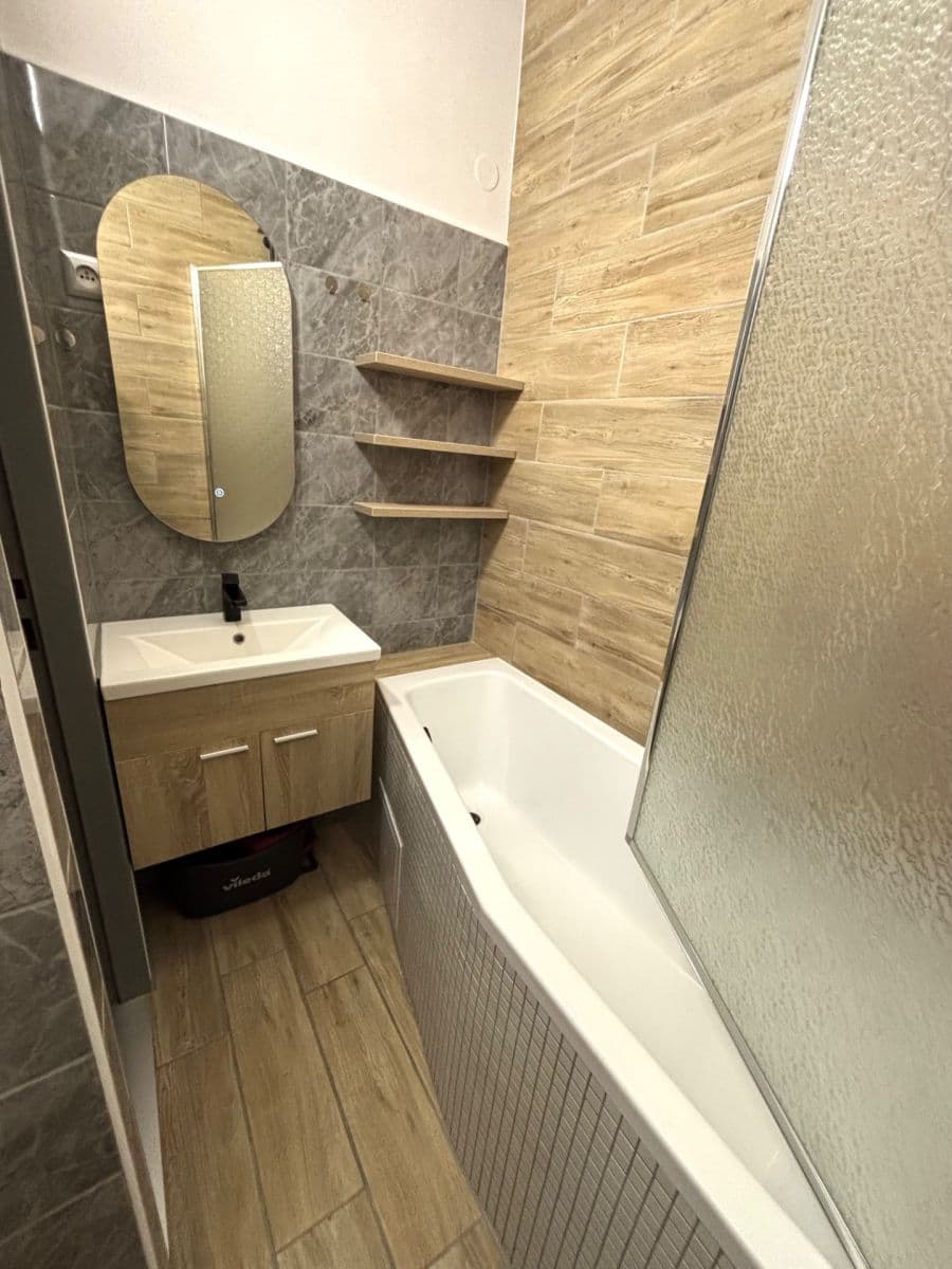 1 bedroom with open-plan kitchen flat to rent, 43 m², Sadová, Větřní, Jihočeský Region 1 bedroom with open-plan kitchen flat to rent, 43 m², Sadová, Větřní, Jihočeský Region