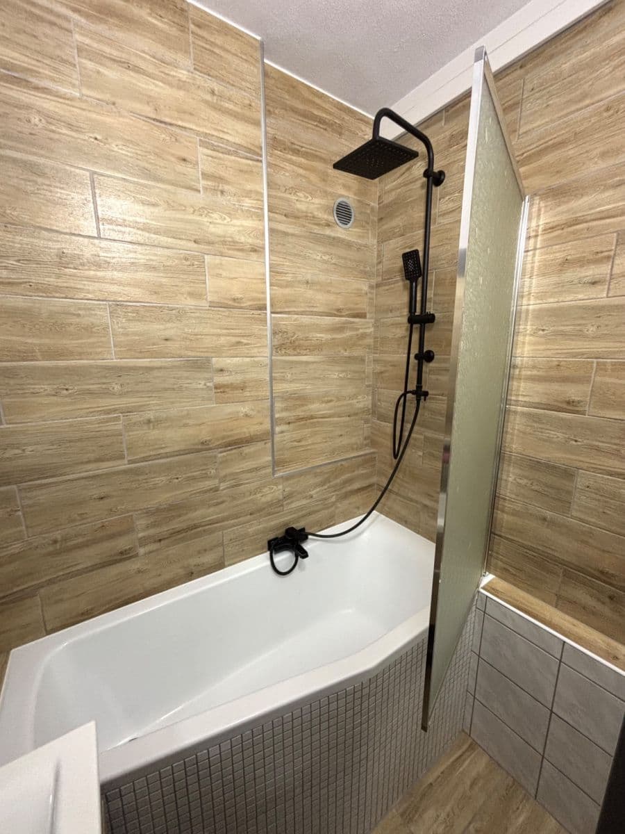 1 bedroom with open-plan kitchen flat to rent, 43 m², Sadová, Větřní, Jihočeský Region 1 bedroom with open-plan kitchen flat to rent, 43 m², Sadová, Větřní, Jihočeský Region