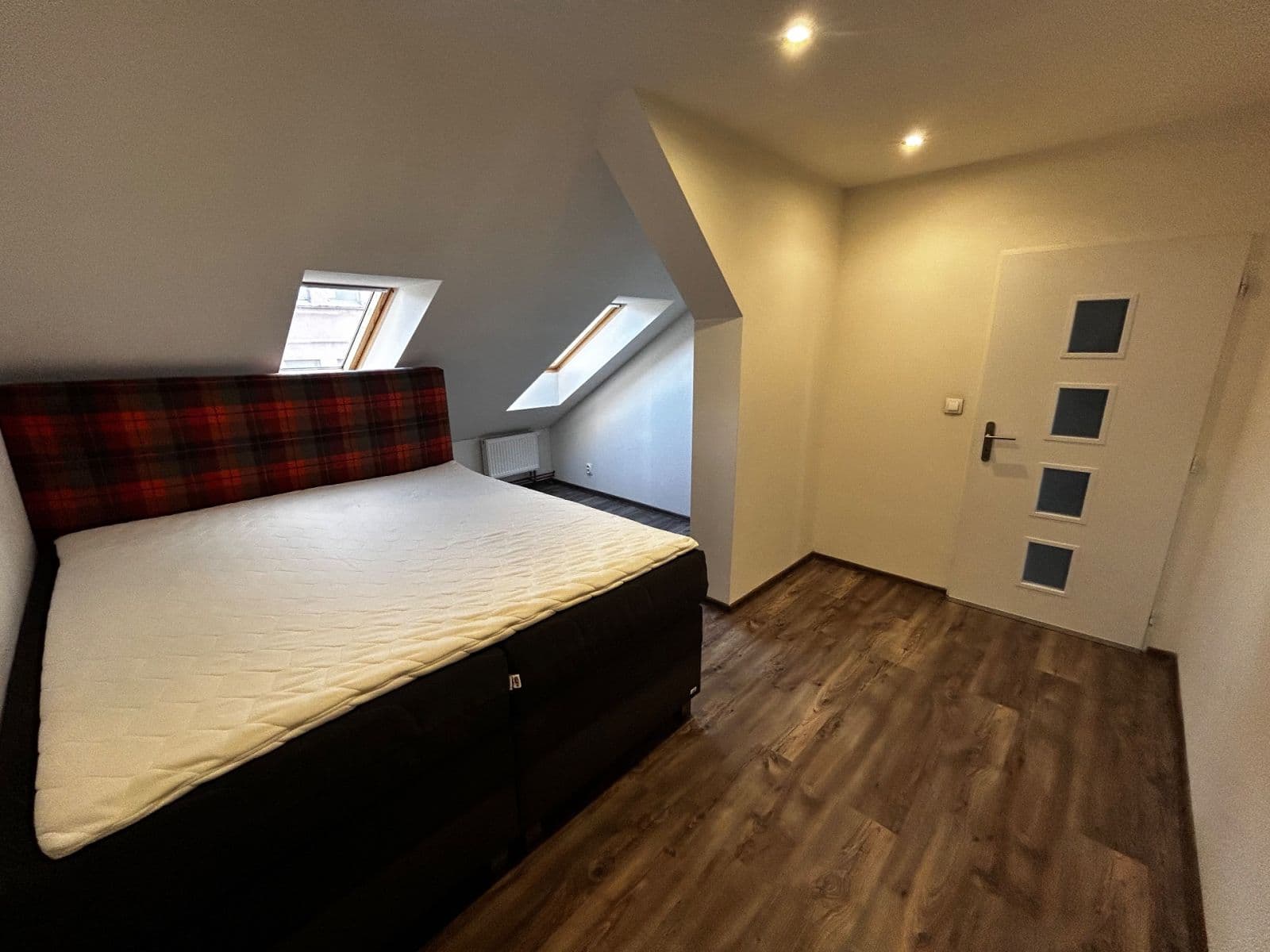 2 bedroom with open-plan kitchen flat to rent, 85 m², Thámova, Teplice, Ústecký Region 2 bedroom with open-plan kitchen flat to rent, 85 m², Thámova, Teplice, Ústecký Region