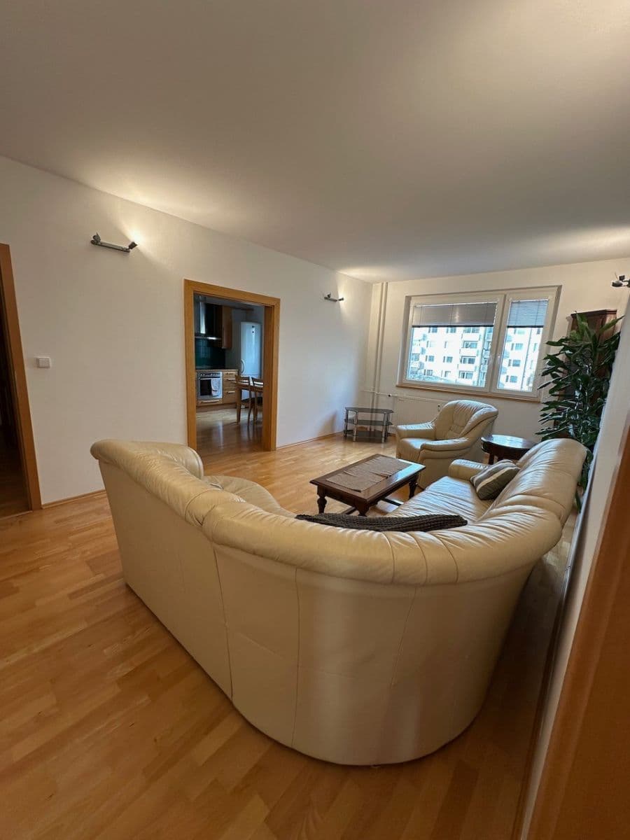 5 bedroom flat to rent, 120 m², Zbudovská, Prague, Prague 5 bedroom flat to rent, 120 m², Zbudovská, Prague, Prague