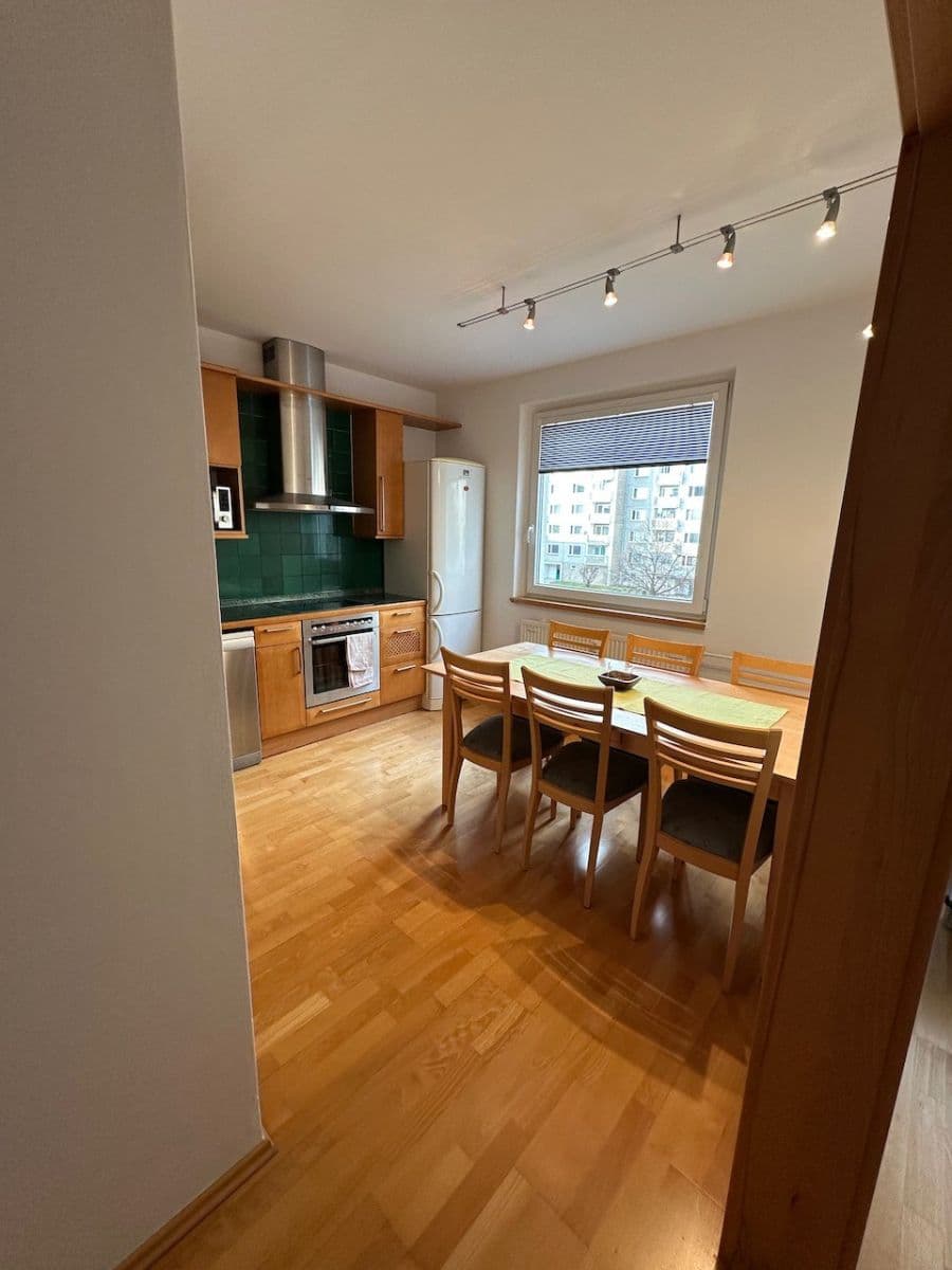 5 bedroom flat to rent, 120 m², Zbudovská, Prague, Prague 5 bedroom flat to rent, 120 m², Zbudovská, Prague, Prague