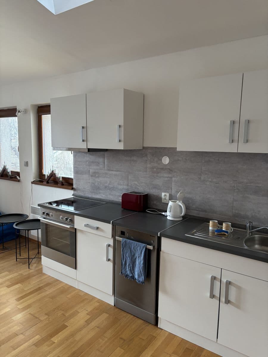 flat to rent, 82 m², K Holyni, Prague, Prague flat to rent, 82 m², K Holyni, Prague, Prague