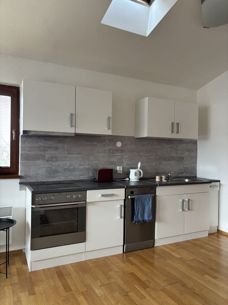 flat to rent, 82 m², K Holyni, Prague, Prague flat to rent, 82 m², K Holyni, Prague, Prague
