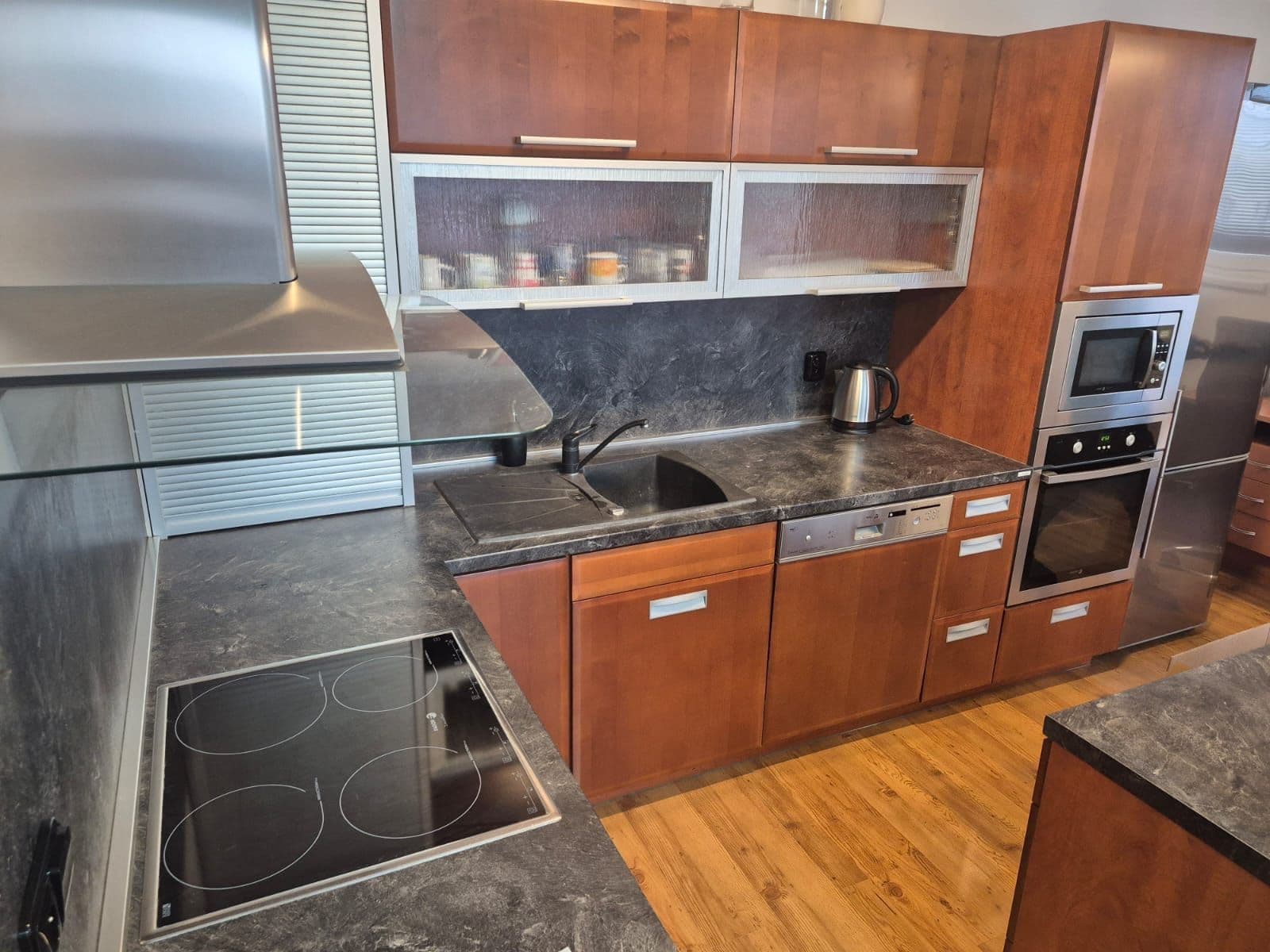 3 bedroom with open-plan kitchen flat to rent, 118 m², Dusíkova, Brno, Jihomoravský Region 3 bedroom with open-plan kitchen flat to rent, 118 m², Dusíkova, Brno, Jihomoravský Region