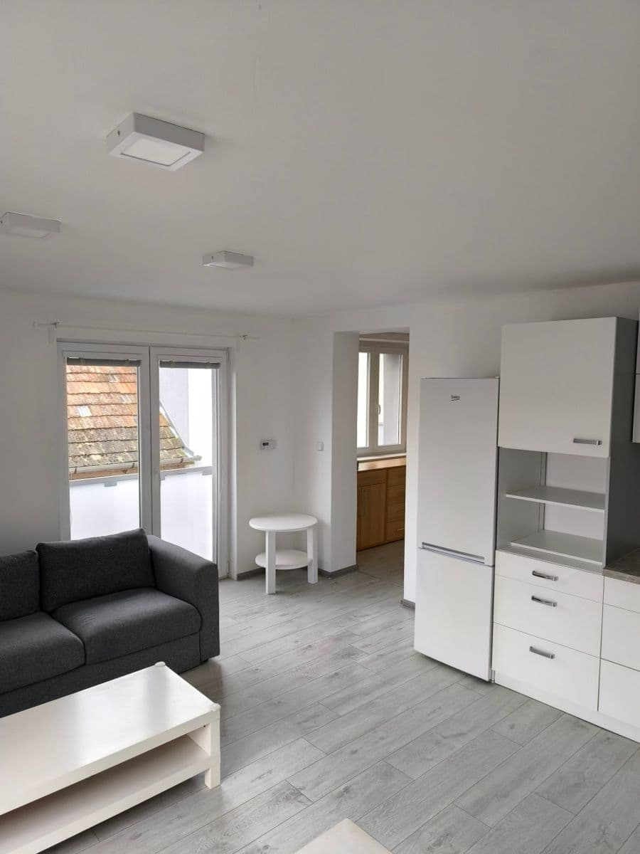 1 bedroom with open-plan kitchen flat to rent, 54 m², Nádražní, Mutěnice, Jihomoravský Region 1 bedroom with open-plan kitchen flat to rent, 54 m², Nádražní, Mutěnice, Jihomoravský Region