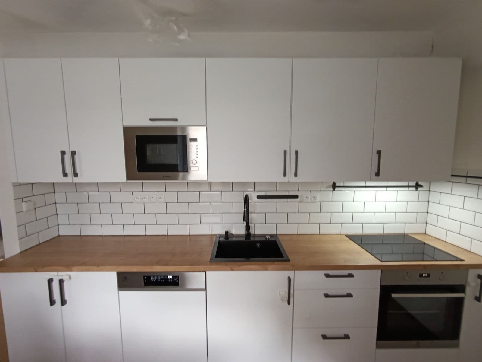 1 bedroom with open-plan kitchen flat to rent, 54 m², Hodonínská, Prague, Prague 1 bedroom with open-plan kitchen flat to rent, 54 m², Hodonínská, Prague, Prague