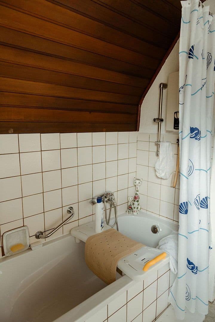 house for sale, 102 m², Oberstr. 35 / Hessenweg, Niederkassel, North Rhine-Westphalia house for sale, 102 m², Oberstr. 35 / Hessenweg, Niederkassel, North Rhine-Westphalia