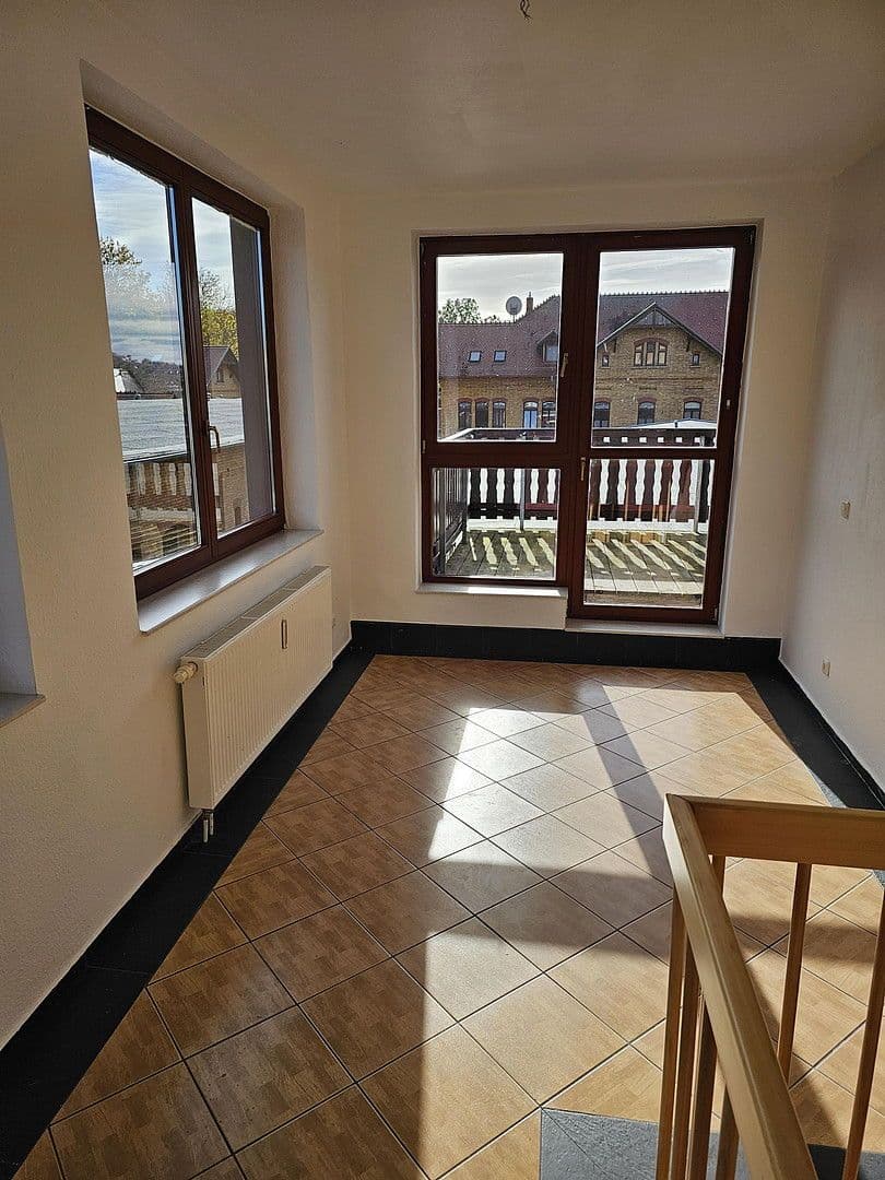 3 bedroom with open-plan kitchen flat to rent, 155 m², Kitscherstr. 10, Crimmitschau, Saxony 3 bedroom with open-plan kitchen flat to rent, 155 m², Kitscherstr. 10, Crimmitschau, Saxony