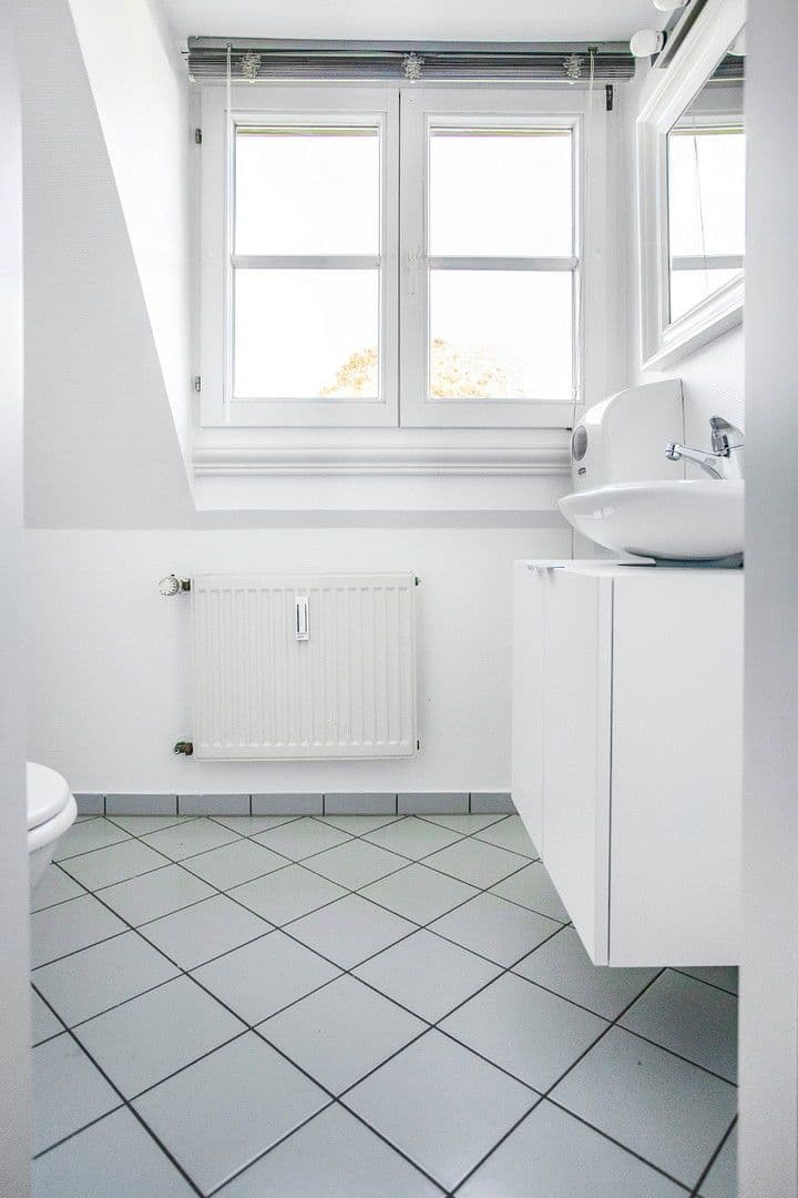 office to rent, 75 m², Robert-Heuser-Str. 15, Köln, North Rhine-Westphalia office to rent, 75 m², Robert-Heuser-Str. 15, Köln, North Rhine-Westphalia