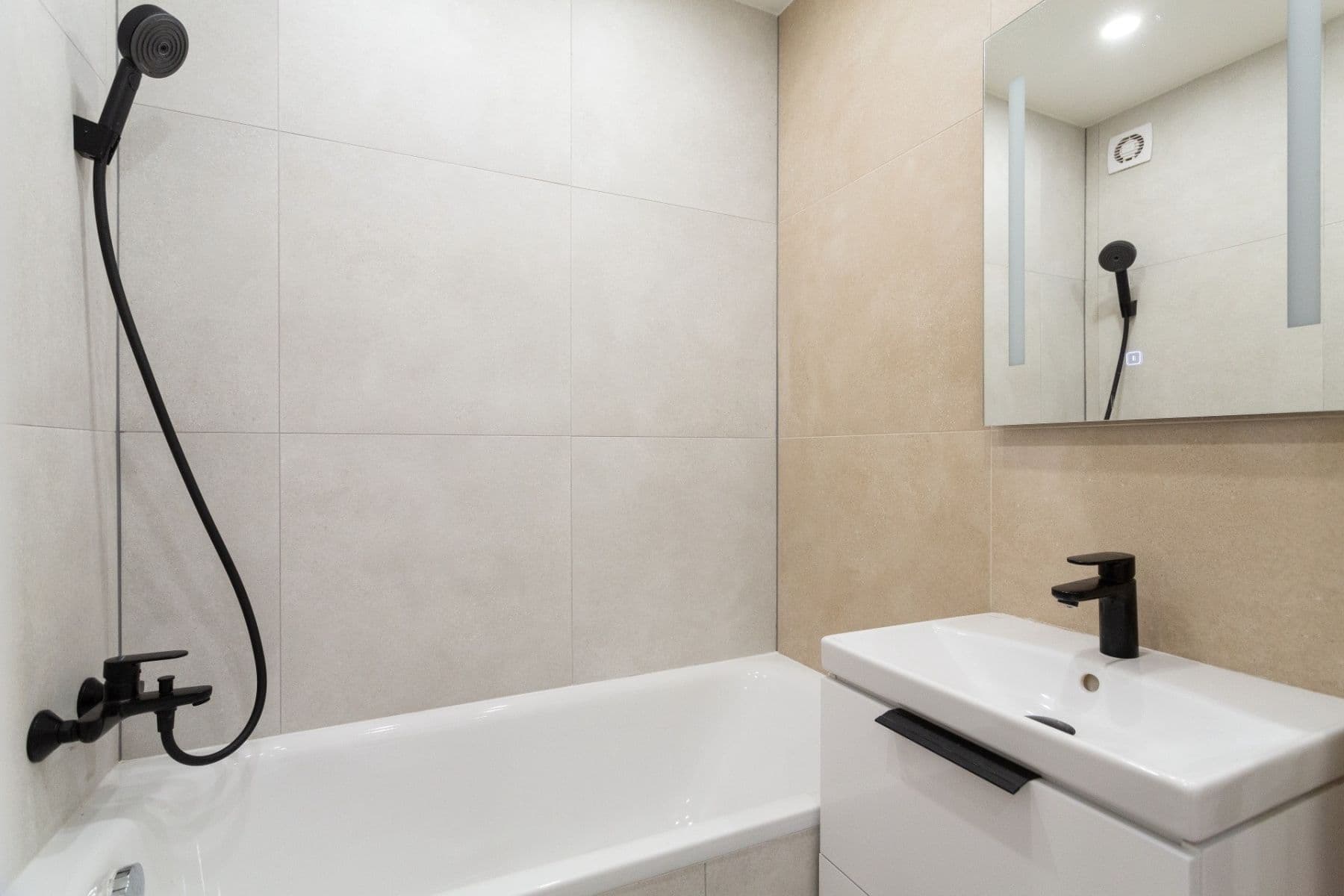 2 bedroom with open-plan kitchen flat for sale, 57 m², Bělčická, Prague, Prague 2 bedroom with open-plan kitchen flat for sale, 57 m², Bělčická, Prague, Prague