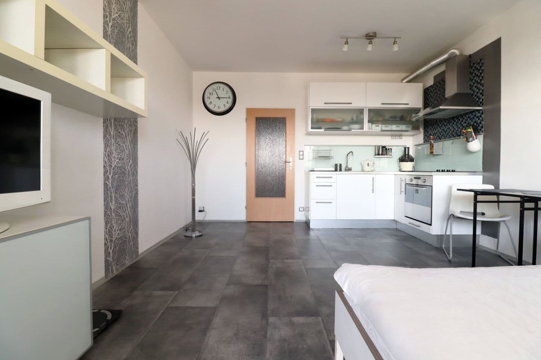 Studio flat to rent, 40 m², Podkovářská, Prague, Prague Studio flat to rent, 40 m², Podkovářská, Prague, Prague