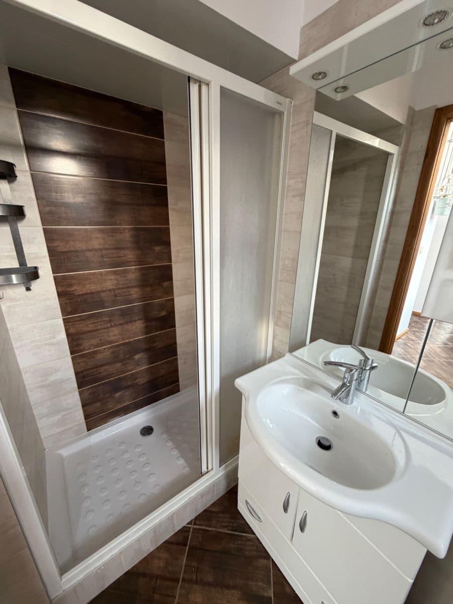 3 bedroom flat to rent, 80 m², Dukelských hrdinů, Prague, Prague 3 bedroom flat to rent, 80 m², Dukelských hrdinů, Prague, Prague