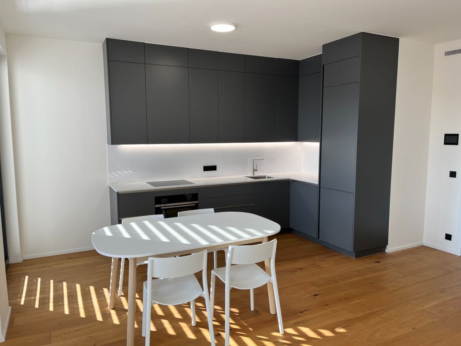 2 bedroom with open-plan kitchen flat for sale, 88 m², Grafická, Prague, Prague 2 bedroom with open-plan kitchen flat for sale, 88 m², Grafická, Prague, Prague