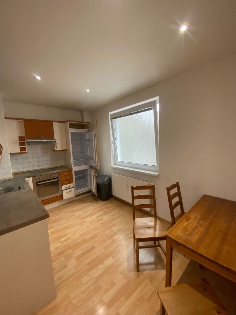 2 bedroom flat to rent, 67 m², náměstí Třebízského, Klecany, Středočeský Region 2 bedroom flat to rent, 67 m², náměstí Třebízského, Klecany, Středočeský Region